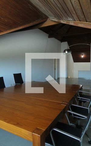 Casa de condomínio à venda com 997m², 6 quartos e 4 vagasSotão