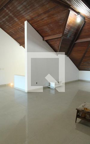 Casa de condomínio à venda com 997m², 6 quartos e 4 vagasSotão