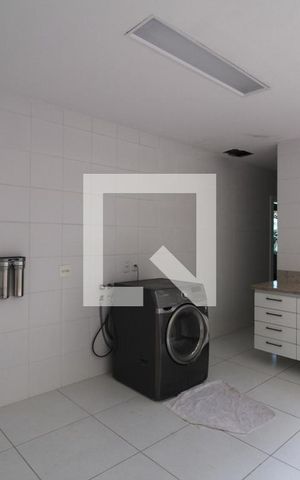 Casa de condomínio à venda com 997m², 6 quartos e 4 vagasÁrea de Serviço