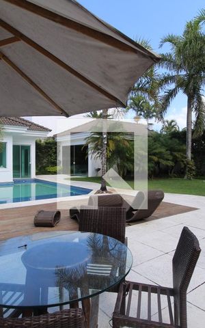 Casa de condomínio à venda com 997m², 6 quartos e 4 vagasPiscina