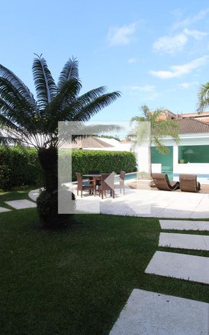 Casa de condomínio à venda com 997m², 6 quartos e 4 vagasPiscina