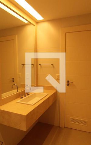 Casa de condomínio à venda com 997m², 6 quartos e 4 vagasBanheiro - Sotão