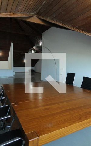 Casa de condomínio à venda com 997m², 6 quartos e 4 vagasSotão
