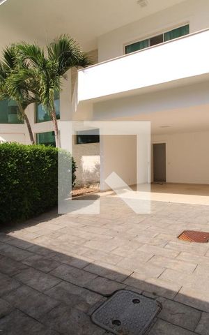 Casa de condomínio à venda com 997m², 6 quartos e 4 vagasFachada