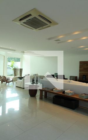Casa de condomínio à venda com 997m², 6 quartos e 4 vagasSala