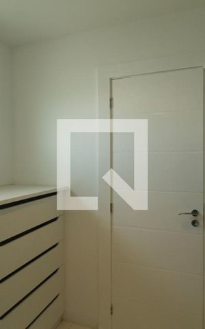 Casa de condomínio à venda com 997m², 6 quartos e 4 vagasCloset - Suíte 3