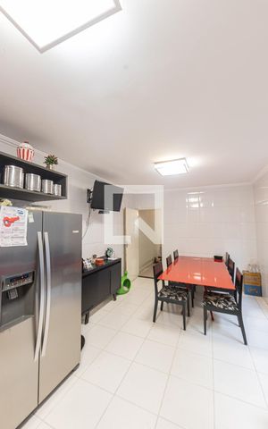 Casa à venda com 165m², 3 quartos e 6 vagas