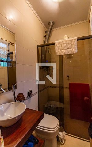 Casa à venda com 700m², 3 quartos e 4 vagas Casa à venda com 700m², 3 quartos e 4 vagasBanheiro de Serviço