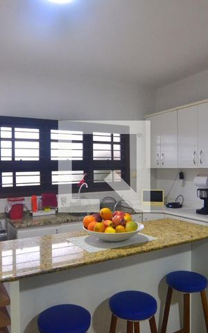 Casa à venda com 239m², 6 quartos e 2 vagasCasa 1 - Cozinha