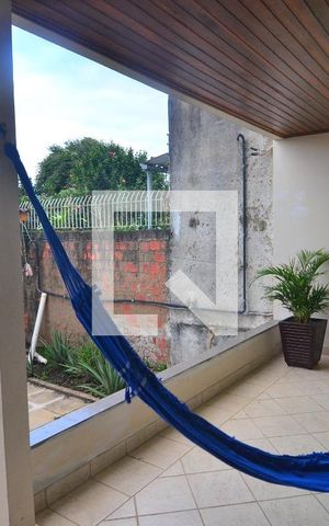 Casa à venda com 239m², 6 quartos e 2 vagasCasa 1 - Varanda