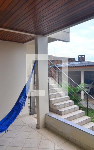Casa à venda com 239m², 6 quartos e 2 vagasCasa 1 - Varanda