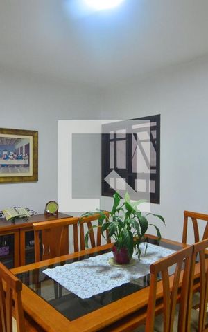 Casa à venda com 239m², 6 quartos e 2 vagasCasa 1 - Sala de jantar