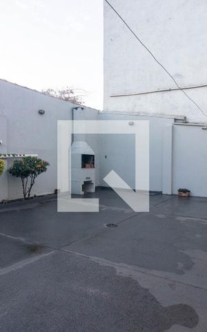Casa à venda com 287m², 3 quartos e 3 vagas Casa à venda com 287m², 3 quartos e 3 vagasPátio Fundos