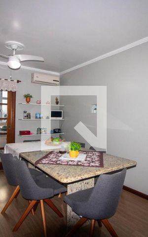 Casa à venda com 287m², 3 quartos e 3 vagas Casa à venda com 287m², 3 quartos e 3 vagasSala de Jantar