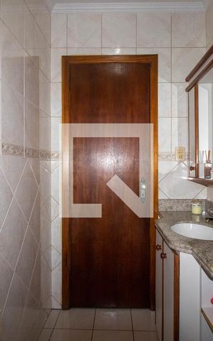 Casa à venda com 287m², 3 quartos e 3 vagas Casa à venda com 287m², 3 quartos e 3 vagasBanheiro Social