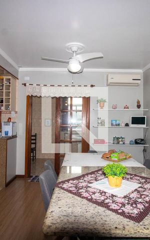 Casa à venda com 287m², 3 quartos e 3 vagas Casa à venda com 287m², 3 quartos e 3 vagasSala de Jantar