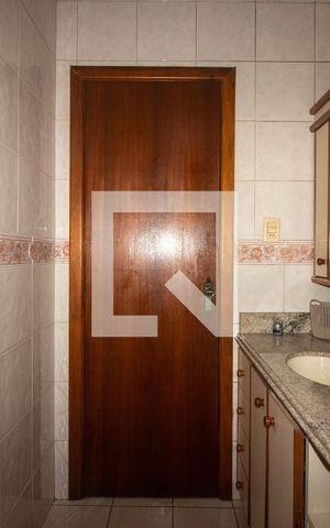 Casa à venda com 287m², 3 quartos e 3 vagas Casa à venda com 287m², 3 quartos e 3 vagasBanheiro da Suíte