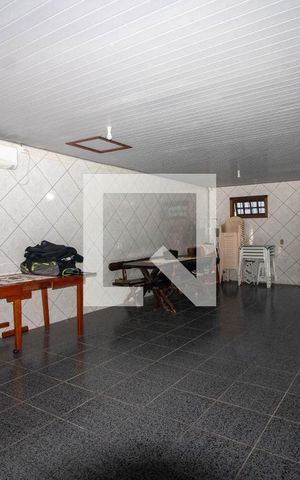 Casa à venda com 287m², 3 quartos e 3 vagas Casa à venda com 287m², 3 quartos e 3 vagasGaragem