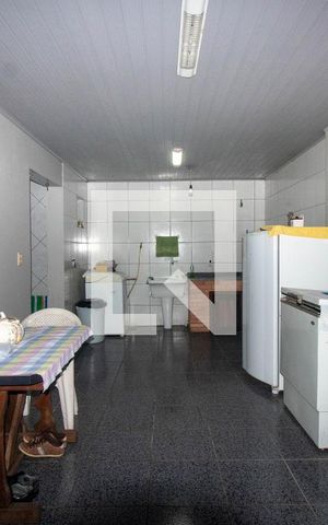 Casa à venda com 287m², 3 quartos e 3 vagas Casa à venda com 287m², 3 quartos e 3 vagasSalão com Churrasqueira