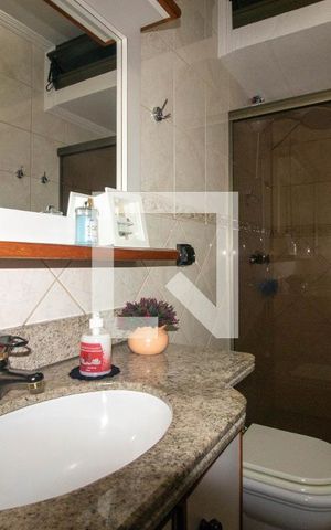 Casa à venda com 287m², 3 quartos e 3 vagas Casa à venda com 287m², 3 quartos e 3 vagasBanheiro Social