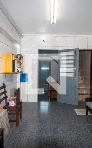 Casa à venda com 287m², 3 quartos e 3 vagas Casa à venda com 287m², 3 quartos e 3 vagasDepósito