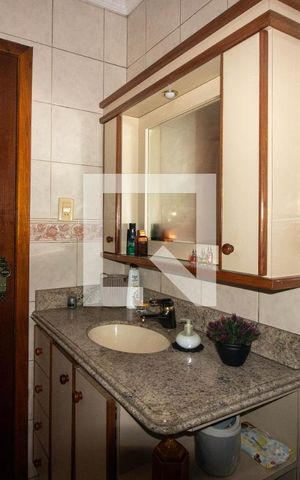 Casa à venda com 287m², 3 quartos e 3 vagas Casa à venda com 287m², 3 quartos e 3 vagasBanheiro da Suíte