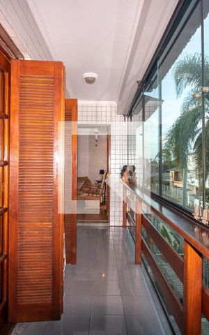 Casa à venda com 287m², 3 quartos e 3 vagas Casa à venda com 287m², 3 quartos e 3 vagasVaranda da Sala de Estar