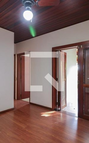 Casa à venda com 400m², 4 quartos e 4 vagas Casa à venda com 400m², 4 quartos e 4 vagasQuarto 4 - Suíte