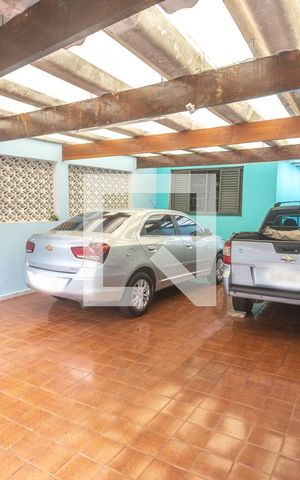 Casa à venda com 220m², 3 quartos e 2 vagas Casa à venda com 220m², 3 quartos e 2 vagasGaragem