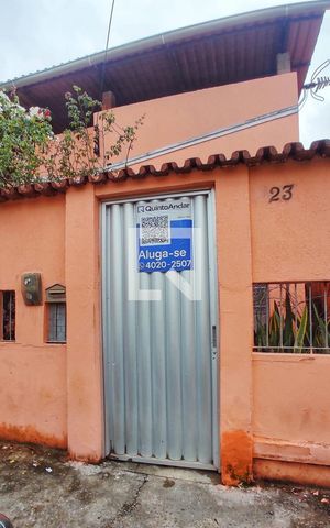 Casa para alugar com 79m², 2 quartos e 2 vagas Casa para alugar com 79m², 2 quartos e 2 vagasFachada