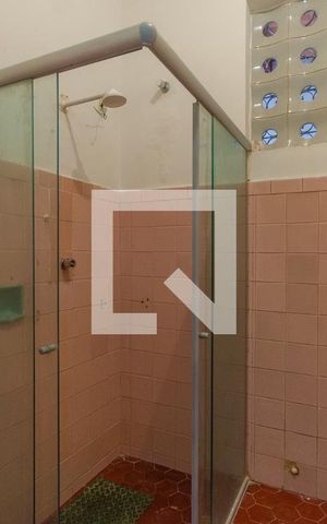 Casa para alugar com 79m², 2 quartos e 2 vagasBanheiro