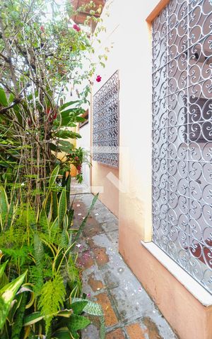 Casa para alugar com 79m², 2 quartos e 2 vagasEntrada