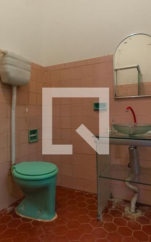 Casa para alugar com 79m², 2 quartos e 2 vagasBanheiro