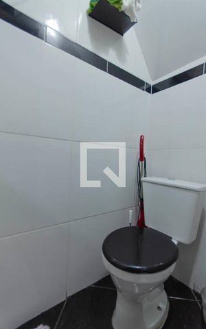 Casa à venda com 200m², 6 quartos e 4 vagas Casa à venda com 200m², 6 quartos e 4 vagasCasa 2 Lavabo