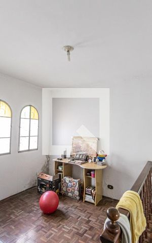 Casa à venda com 290m², 3 quartos e 2 vagas Casa à venda com 290m², 3 quartos e 2 vagashall escada