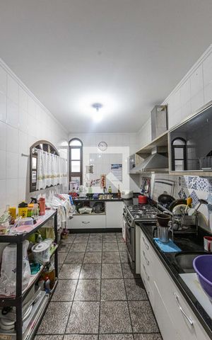 Casa à venda com 290m², 3 quartos e 2 vagas Casa à venda com 290m², 3 quartos e 2 vagasCozinha