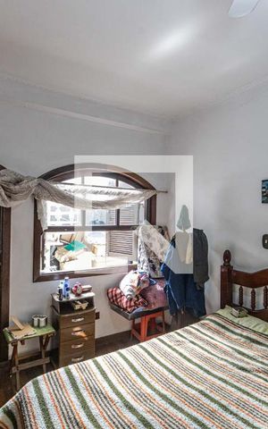 Casa à venda com 290m², 3 quartos e 2 vagas Casa à venda com 290m², 3 quartos e 2 vagasSuite 3