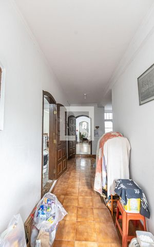Casa à venda com 290m², 3 quartos e 2 vagas Casa à venda com 290m², 3 quartos e 2 vagasCorredor