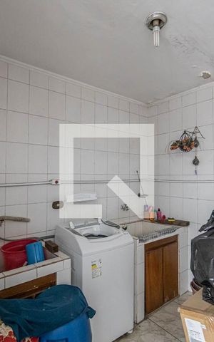 Casa à venda com 290m², 3 quartos e 2 vagas Casa à venda com 290m², 3 quartos e 2 vagasÁrea de Serviço