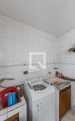 Casa à venda com 290m², 3 quartos e 2 vagas Casa à venda com 290m², 3 quartos e 2 vagasÁrea de Serviço