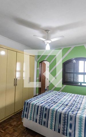 Casa à venda com 290m², 3 quartos e 2 vagas Casa à venda com 290m², 3 quartos e 2 vagasSuite 1