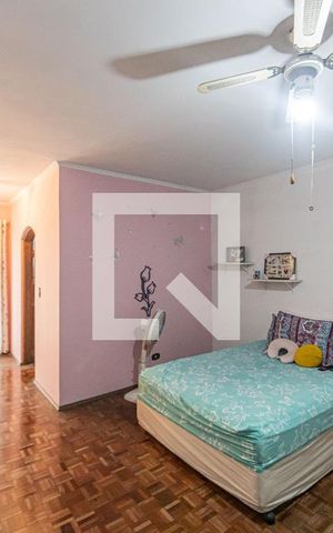Casa à venda com 290m², 3 quartos e 2 vagas Casa à venda com 290m², 3 quartos e 2 vagasSuite 2