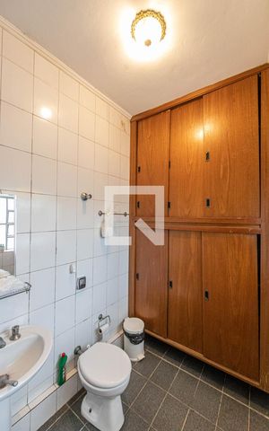 Casa à venda com 290m², 3 quartos e 2 vagas Casa à venda com 290m², 3 quartos e 2 vagasBanheiro de Serviço