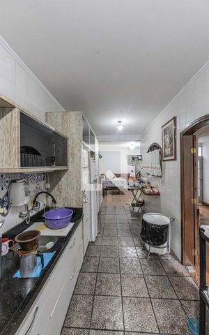 Casa à venda com 290m², 3 quartos e 2 vagas Casa à venda com 290m², 3 quartos e 2 vagasCozinha