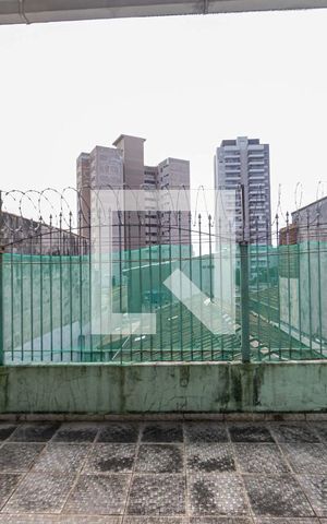 Casa à venda com 290m², 3 quartos e 2 vagas Casa à venda com 290m², 3 quartos e 2 vagasTerraço