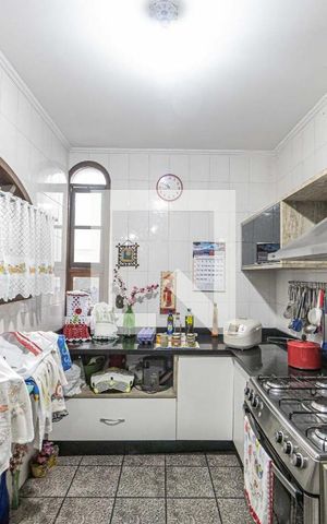 Casa à venda com 290m², 3 quartos e 2 vagas Casa à venda com 290m², 3 quartos e 2 vagasCozinha