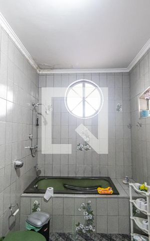 Casa à venda com 290m², 3 quartos e 2 vagas Casa à venda com 290m², 3 quartos e 2 vagasBanheiro Social
