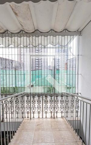 Casa à venda com 290m², 3 quartos e 2 vagas Casa à venda com 290m², 3 quartos e 2 vagasTerraço