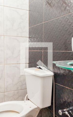 Casa para alugar com 60m², 1 quarto e sem vaga Casa para alugar com 60m², 1 quarto e sem vagaBanheiro da Suíte