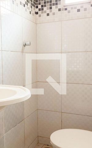 Casa para alugar com 60m², 1 quarto e sem vaga Casa para alugar com 60m², 1 quarto e sem vagaBanheiro Social